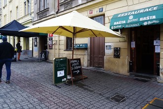Tabulka „čtyřkových“ restaurací s roznosem nebo prodejem z okénka prochází aktualizací